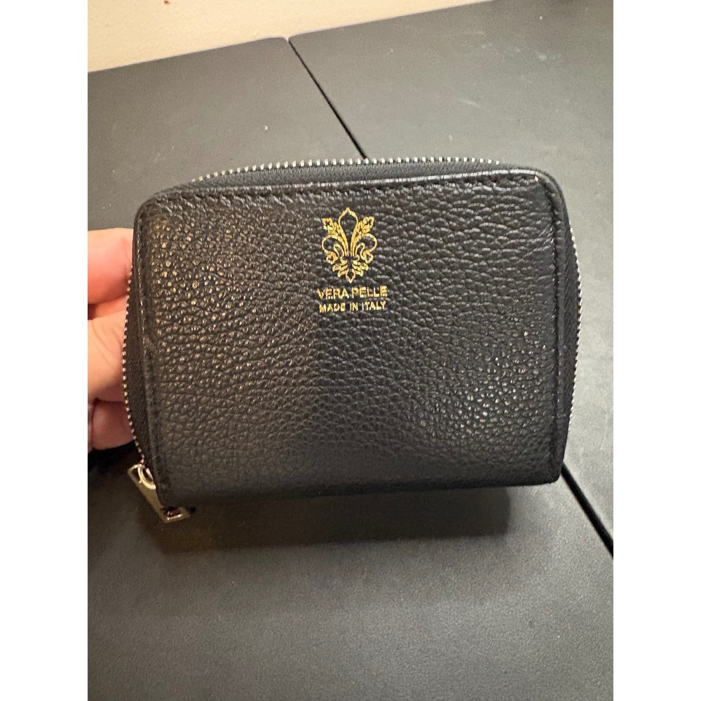 Vera Pelle Black Pebbled Leather Zip Around Wallet Made in Italy Fleur De Lis